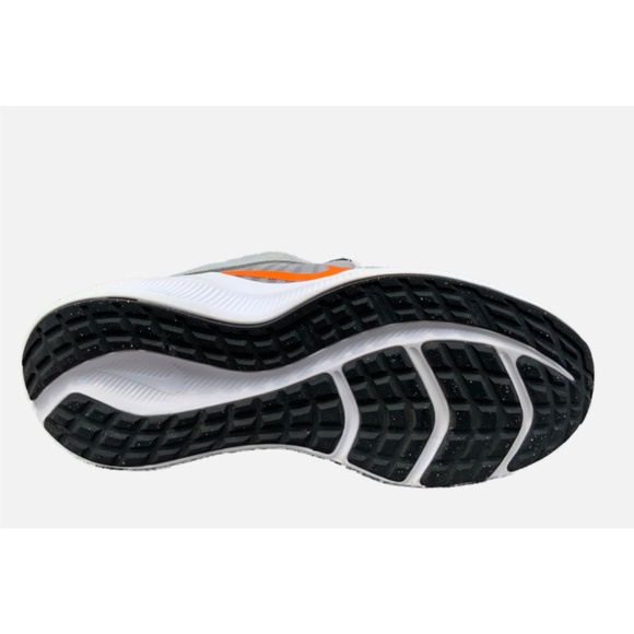 EUC NIKE KIDS SNEAKER, SIZE 2Y (youth) - Picture 3 of 5